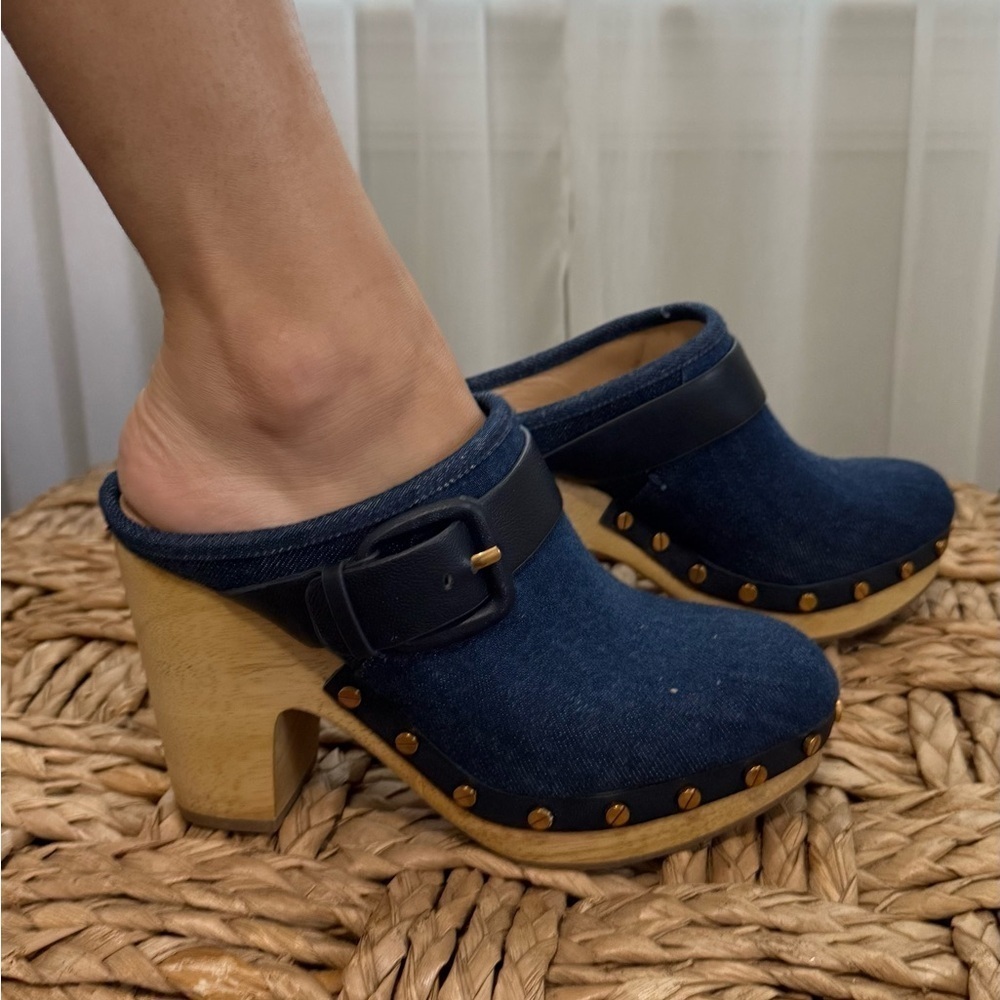 🫐Veronica Beard Women's Dacey Buckle Clogs